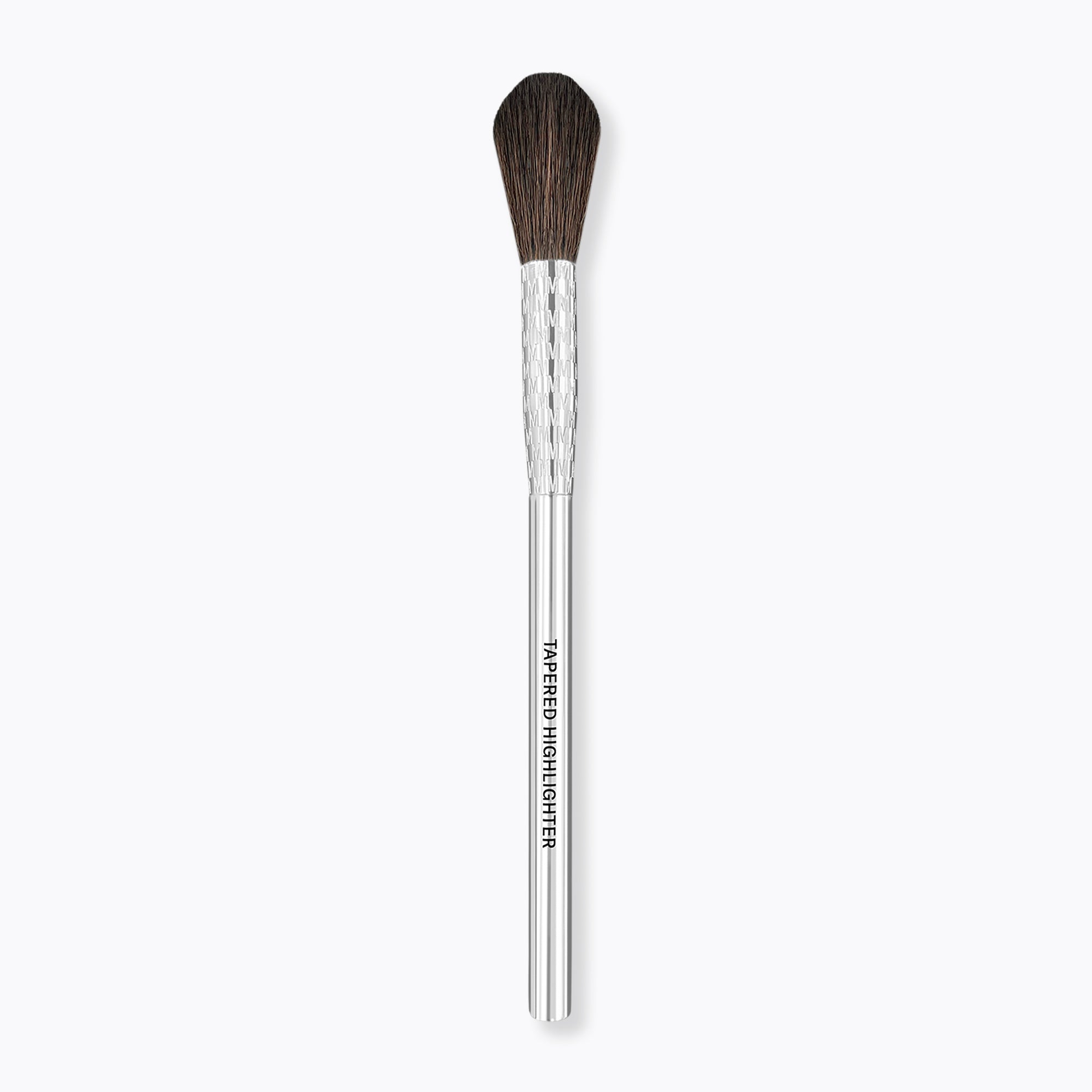 F08 - TAPERED HIGHLIGHTER - Pennello illuminante
      
      
       – MESAUDA BEAUTY